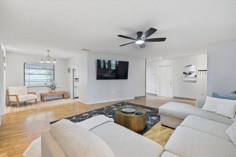 Casa en venta en Sarasota, Florida, 3 dormitorios, 163.32 m2 № 2403445 - foto 4