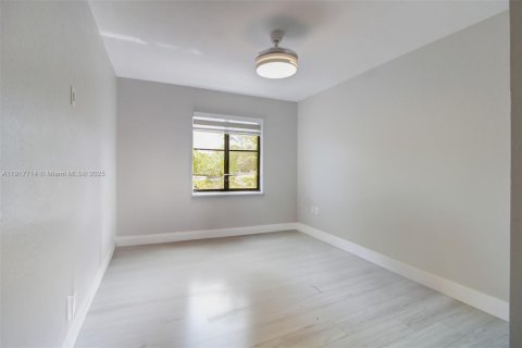 Touwnhouse à vendre à Cutler Bay, Floride: 3 chambres, 140.75 m2 № 2082599 - photo 17