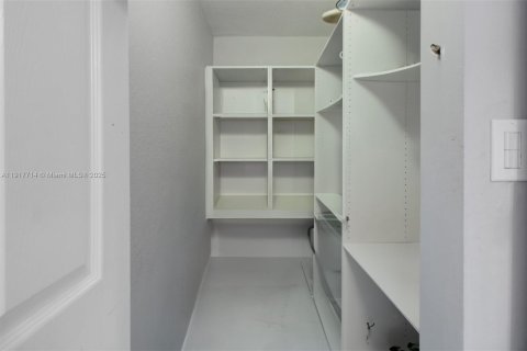 Touwnhouse à vendre à Cutler Bay, Floride: 3 chambres, 140.75 m2 № 2082599 - photo 21