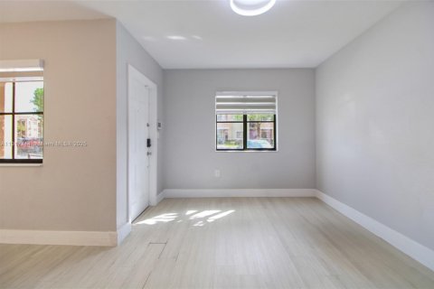 Touwnhouse à vendre à Cutler Bay, Floride: 3 chambres, 140.75 m2 № 2082599 - photo 24