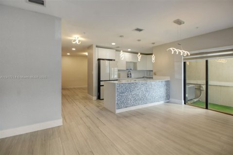 Touwnhouse à vendre à Cutler Bay, Floride: 3 chambres, 140.75 m2 № 2082599 - photo 25
