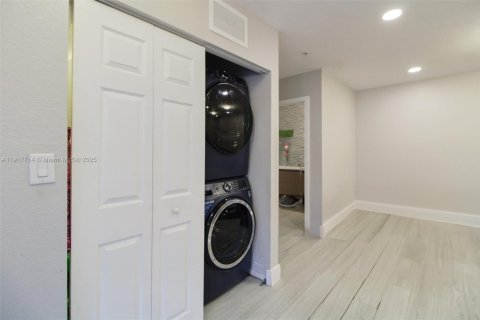 Touwnhouse à vendre à Cutler Bay, Floride: 3 chambres, 140.75 m2 № 2082599 - photo 8