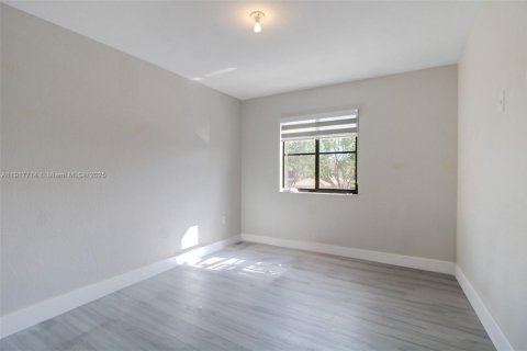 Touwnhouse à vendre à Cutler Bay, Floride: 3 chambres, 140.75 m2 № 2082599 - photo 16