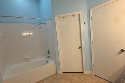 Touwnhouse à vendre à Tampa, Floride: 2 chambres, 107.02 m2 № 1876252 - photo 30