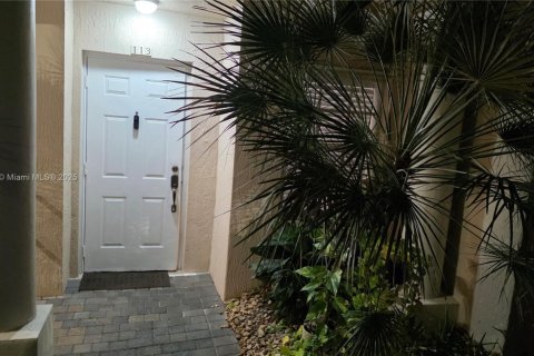 Кондоминиум с 2 спальнями в Дорал, Флорида № 2018563