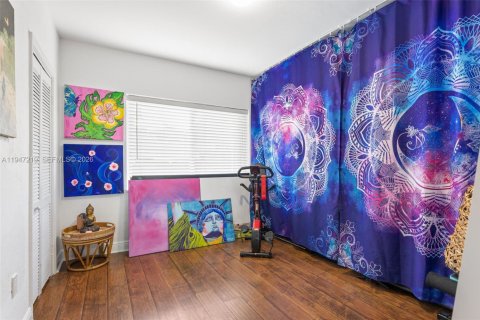 Casa en venta en Miami Springs, Florida, 5 dormitorios, 204.85 m2 № 2003494 - foto 16