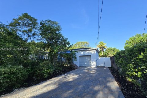 Casa en North Miami, Florida 2 dormitorios, 107.67 m2 № 2365049