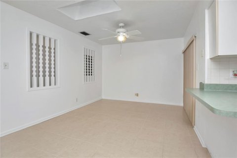 Casa en venta en Brandon, Florida, 4 dormitorios, 151.24 m2 № 1907539 - foto 7