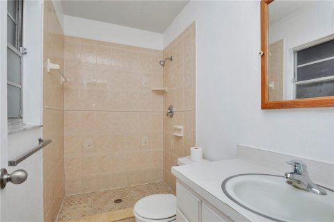 Casa en venta en Brandon, Florida, 4 dormitorios, 151.24 m2 № 1907539 - foto 12