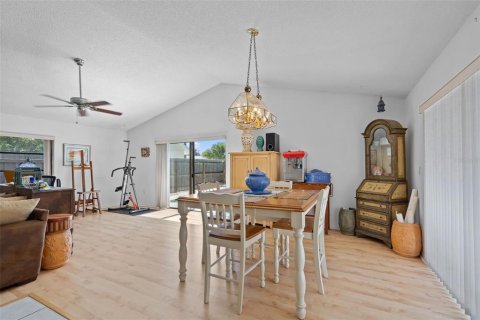 Villa ou maison à vendre à Saint Petersburg, Floride: 2 chambres, 164.25 m2 № 1808641 - photo 5