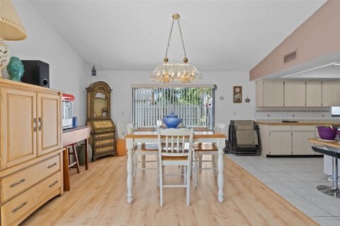 Villa ou maison à vendre à Saint Petersburg, Floride: 2 chambres, 164.25 m2 № 1808641 - photo 4