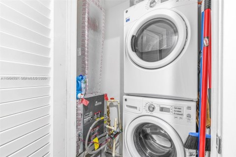 Condominio en alquiler en Miami, Florida, 41.06 m2 № 2006258 - foto 7