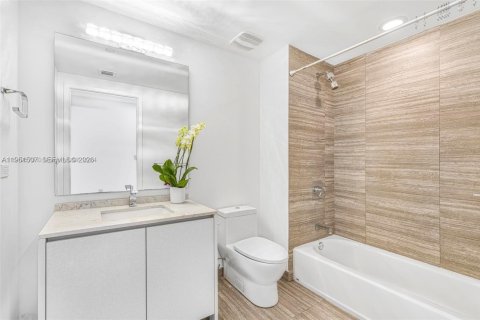 Condominio en alquiler en Miami, Florida, 41.06 m2 № 2006258 - foto 6