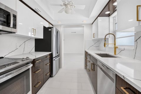 Condo in Highland Beach, Florida, 1 bedroom  № 2181956 - photo 20