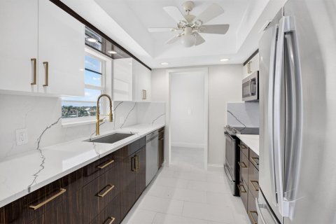 Condo in Highland Beach, Florida, 1 bedroom  № 2181956 - photo 23