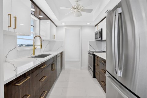 Condo in Highland Beach, Florida, 1 bedroom  № 2181956 - photo 17