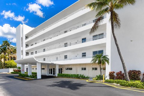 Condo in Highland Beach, Florida, 1 bedroom  № 2181956 - photo 3