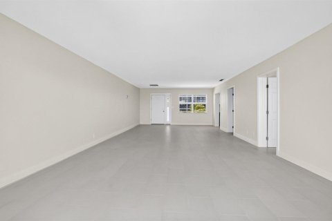 Condo in Highland Beach, Florida, 1 bedroom  № 2181956 - photo 10