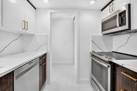 Condo in Highland Beach, Florida, 1 bedroom  № 2181956 - photo 22