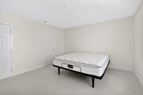 Condo in Highland Beach, Florida, 1 bedroom  № 2181956 - photo 25