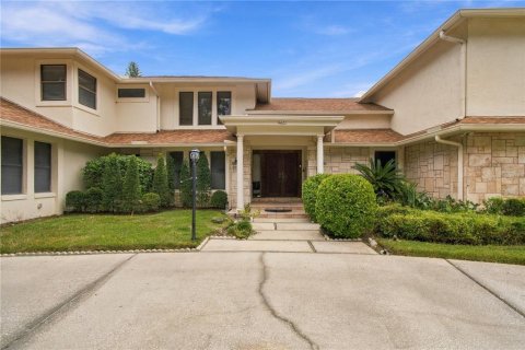 House in Tampa, Florida 5 bedrooms, 578.04 sq.m. № 2395927 - photo 2