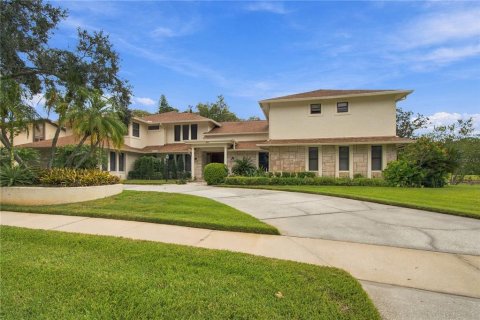 House in Tampa, Florida 5 bedrooms, 578.04 sq.m. № 2395927