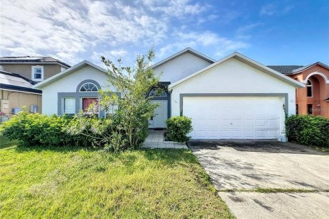 House in Orlando, Florida 4 bedrooms, 174.1 sq.m. № 1411551 - photo 1
