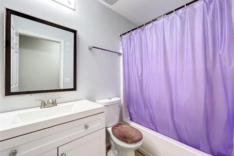 House in Orlando, Florida 4 bedrooms, 174.1 sq.m. № 1411551 - photo 5