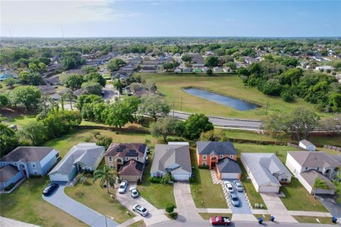 House in Orlando, Florida 4 bedrooms, 174.1 sq.m. № 1411551 - photo 6