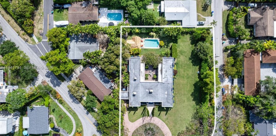 Terreno en Miami, Florida № 2002328