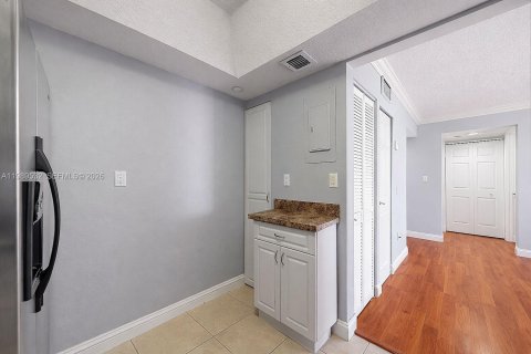 Купить кондоминиум в Майами, Флорида 2 спальни, 70.61м2, № 2051573 - фото 15