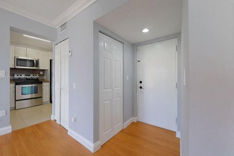 Купить кондоминиум в Майами, Флорида 2 спальни, 70.61м2, № 2051573 - фото 20