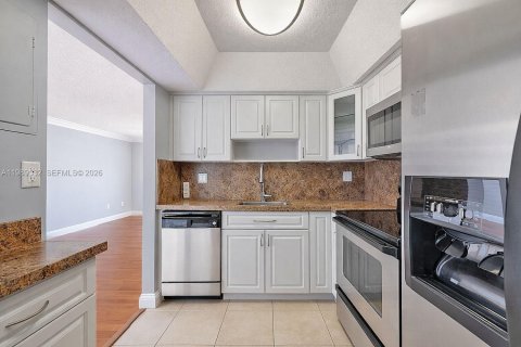 Купить кондоминиум в Майами, Флорида 2 спальни, 70.61м2, № 2051573 - фото 16