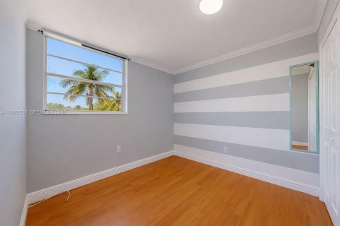 Купить кондоминиум в Майами, Флорида 2 спальни, 70.61м2, № 2051573 - фото 29