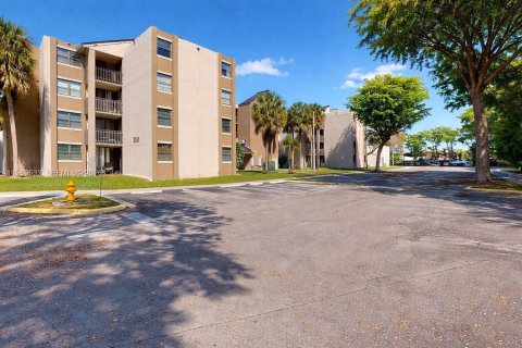 Купить кондоминиум в Майами, Флорида 2 спальни, 70.61м2, № 2051573 - фото 3