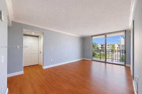 Купить кондоминиум в Майами, Флорида 2 спальни, 70.61м2, № 2051573 - фото 12