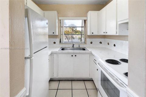 Appartement à louer à Hallandale Beach, Floride: 3 chambres, 75.07 m2 № 2017609 - photo 13