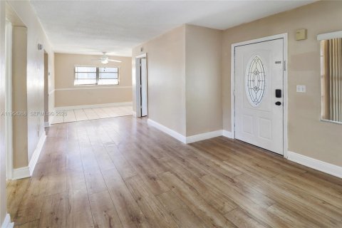 Appartement à louer à Hallandale Beach, Floride: 3 chambres, 75.07 m2 № 2017609 - photo 5