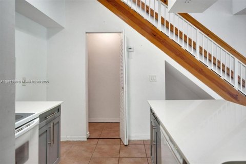 Condominio en venta en Miami Gardens, Florida, 1 dormitorio, 82.4 m2 № 1978634 - foto 10