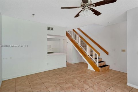 Condominio en venta en Miami Gardens, Florida, 1 dormitorio, 82.4 m2 № 1978634 - foto 5