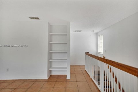 Condominio en venta en Miami Gardens, Florida, 1 dormitorio, 82.4 m2 № 1978634 - foto 12