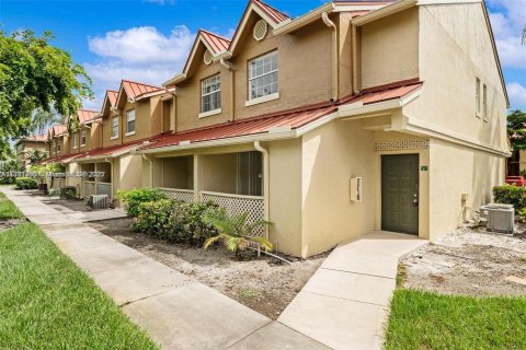 Condominio en venta en Miami Gardens, Florida, 1 dormitorio, 82.4 m2 № 1978634 - foto 1