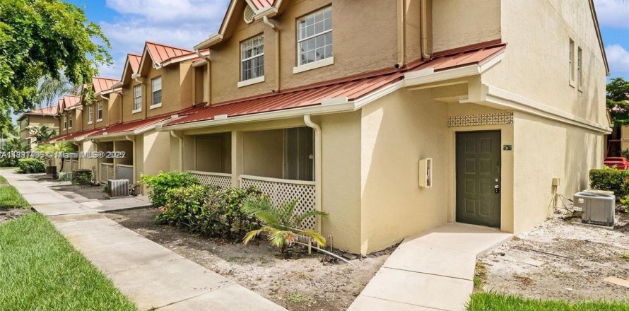 Condominio en Miami Gardens, Florida, 1 dormitorio  № 1978634