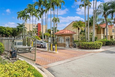 Condominio en venta en Miami Gardens, Florida, 1 dormitorio, 82.4 m2 № 1978634 - foto 23