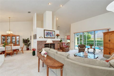 House in Valrico, Florida 4 bedrooms, 205.13 sq.m. № 2391312 - photo 5