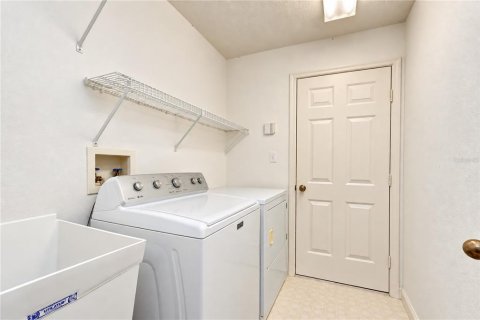 House in Valrico, Florida 4 bedrooms, 205.13 sq.m. № 2391312 - photo 21