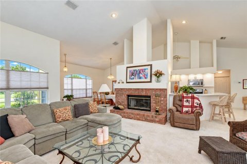 House in Valrico, Florida 4 bedrooms, 205.13 sq.m. № 2391312 - photo 7