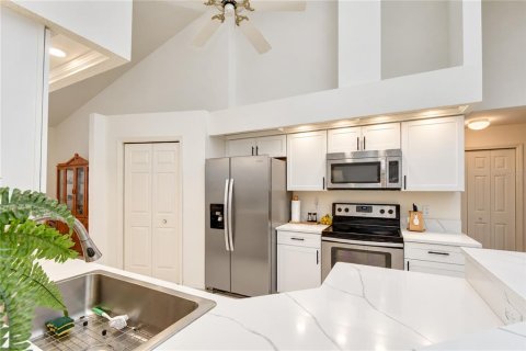 House in Valrico, Florida 4 bedrooms, 205.13 sq.m. № 2391312 - photo 9
