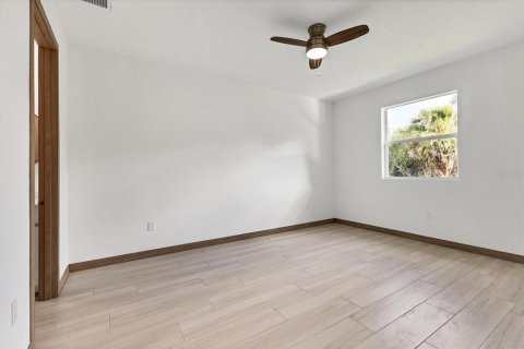 House in Rotonda, Florida 3 bedrooms, 139.45 sq.m. № 1798236 - photo 19