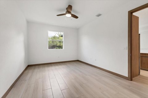 House in Rotonda, Florida 3 bedrooms, 139.45 sq.m. № 1798236 - photo 18